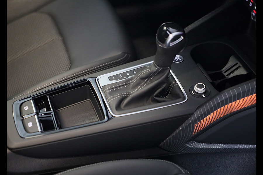 Audi Q2 35 TFSI S Line / 150 PK / AUT / Virtual Cockpit / Navi / ACC / Open Panoramadak / Ecc / Led / Pdc / Trekhaak / 18 Inch