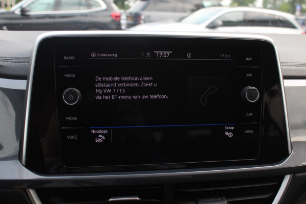 Volkswagen T-Roc 1.5 TSI R-Line Business / Trekhaak / Camera / CarPlay / Keyless / Getint glas / 17'' / Stoelverwarming / Virtual Cockpit / DAB / ACC
