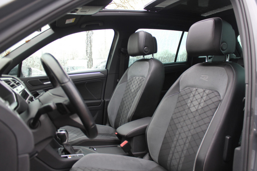 Volkswagen Tiguan Allspace 1.5 TSI R-Line Business+ 7p. / Trekhaak / Panoramadak / Camera / CarPlay / Keyless / 19'' / Mattrix LED / Stoelverwarming / DAB / ACC