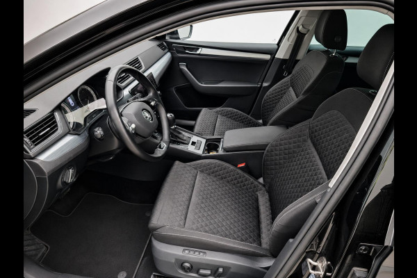 Škoda Superb Combi 1.4 TSI DSG Aut. iV Business Edition Plus Trekhaak Camera Navi Carplay DCC Stoelverwarming Verwarmbare Voorruit Cruise Control Full LED PDC VA
