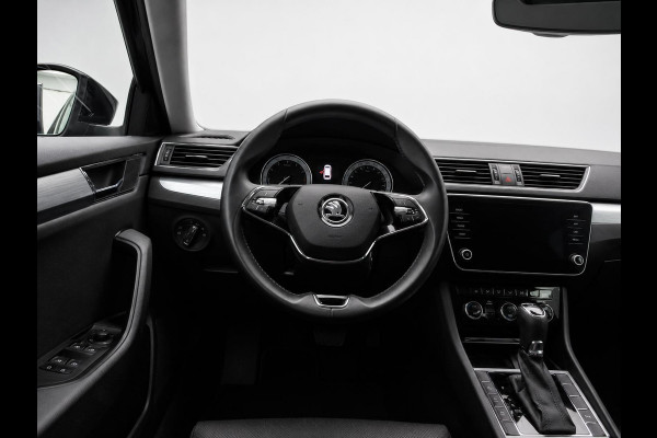 Škoda Superb Combi 1.4 TSI DSG Aut. iV Business Edition Plus Trekhaak Camera Navi Carplay DCC Stoelverwarming Verwarmbare Voorruit Cruise Control Full LED PDC VA
