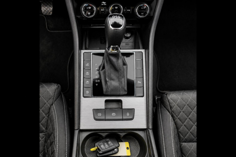 Škoda Superb Combi 1.4 TSI DSG Aut. iV Business Edition Plus Trekhaak Camera Navi Carplay DCC Stoelverwarming Verwarmbare Voorruit Cruise Control Full LED PDC VA