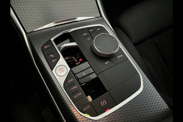 BMW 3 Serie Touring 330e M Sport HuD|Keyless|Sfeer|Camera