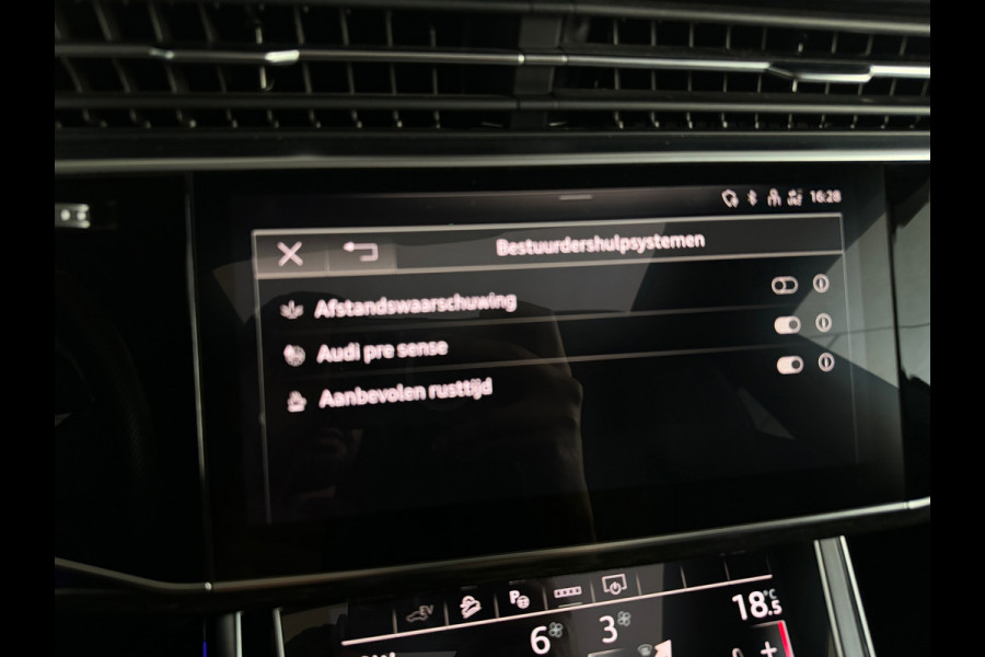 Audi Q8 55 TFSI e quattro S Line Pano|B&O|RS Seat|Trekhaak