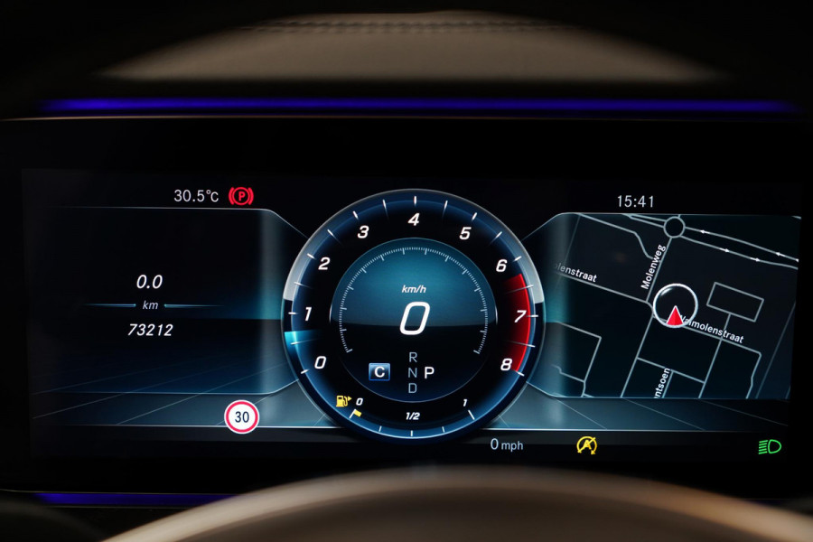 Mercedes-Benz E-Klasse Coupé 200 AMG|Pano||Burmester|Massage|Memory|360º|Diamond White|