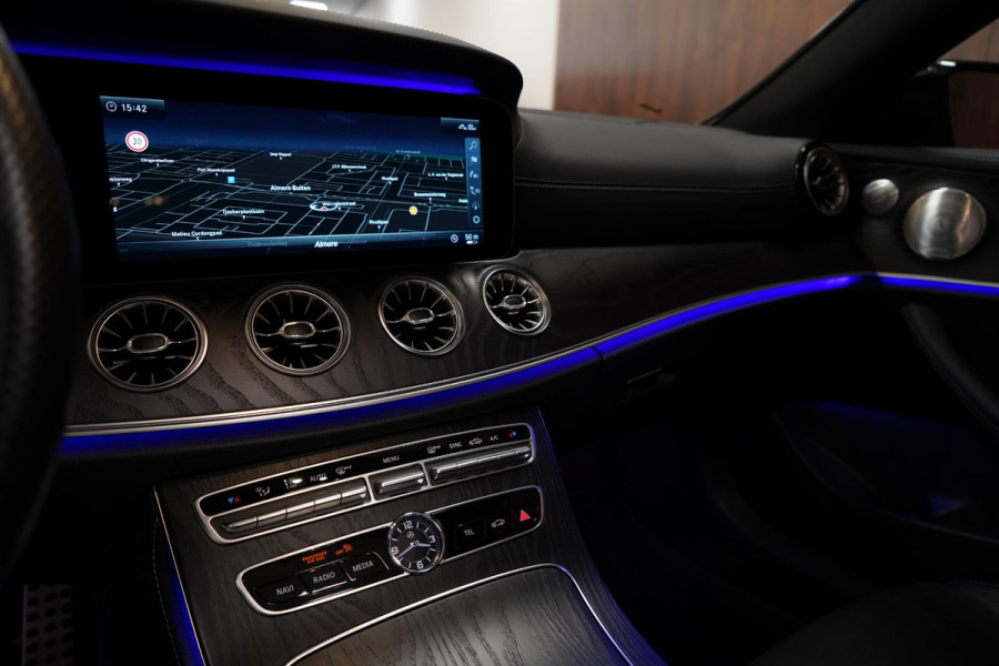 Mercedes-Benz E-Klasse Coupé 200 AMG|Pano||Burmester|Massage|Memory|360º|Diamond White|