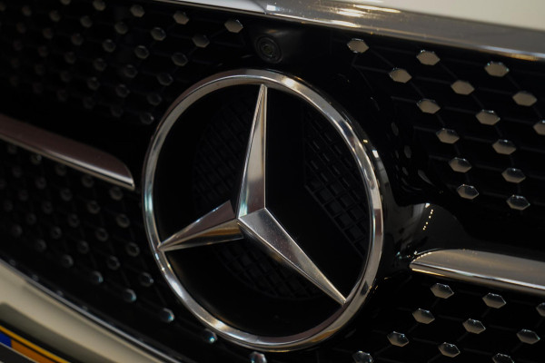Mercedes-Benz E-Klasse Coupé 200 AMG|Pano||Burmester|Massage|Memory|360º|Diamond White|