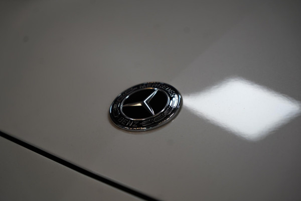Mercedes-Benz E-Klasse Coupé 200 AMG|Pano||Burmester|Massage|Memory|360º|Diamond White|