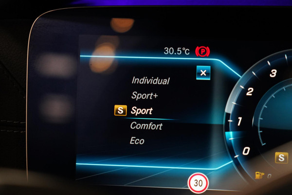 Mercedes-Benz E-Klasse Coupé 200 AMG|Pano||Burmester|Massage|Memory|360º|Diamond White|