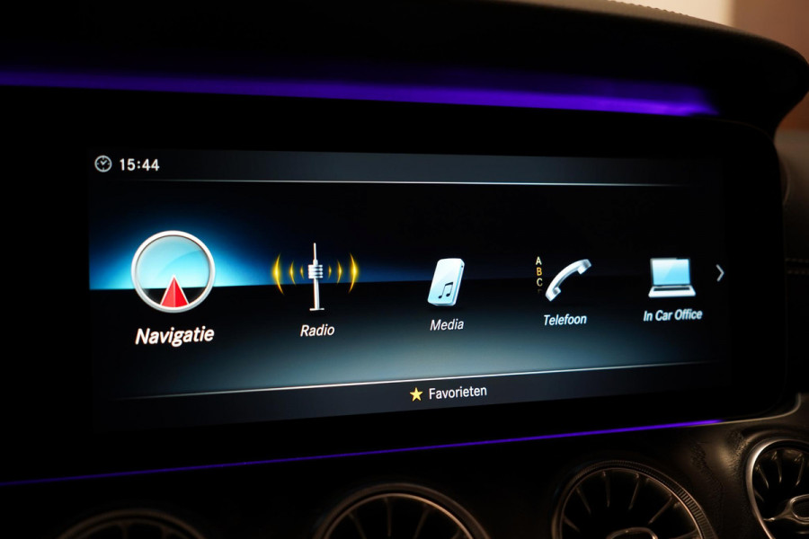 Mercedes-Benz E-Klasse Coupé 200 AMG|Pano||Burmester|Massage|Memory|360º|Diamond White|