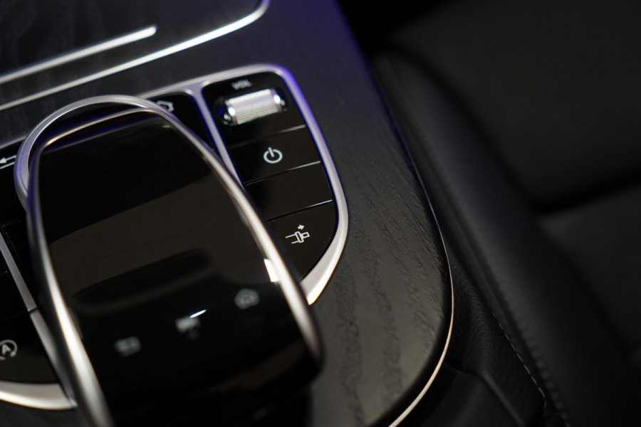 Mercedes-Benz E-Klasse Coupé 200 AMG|Pano||Burmester|Massage|Memory|360º|Diamond White|