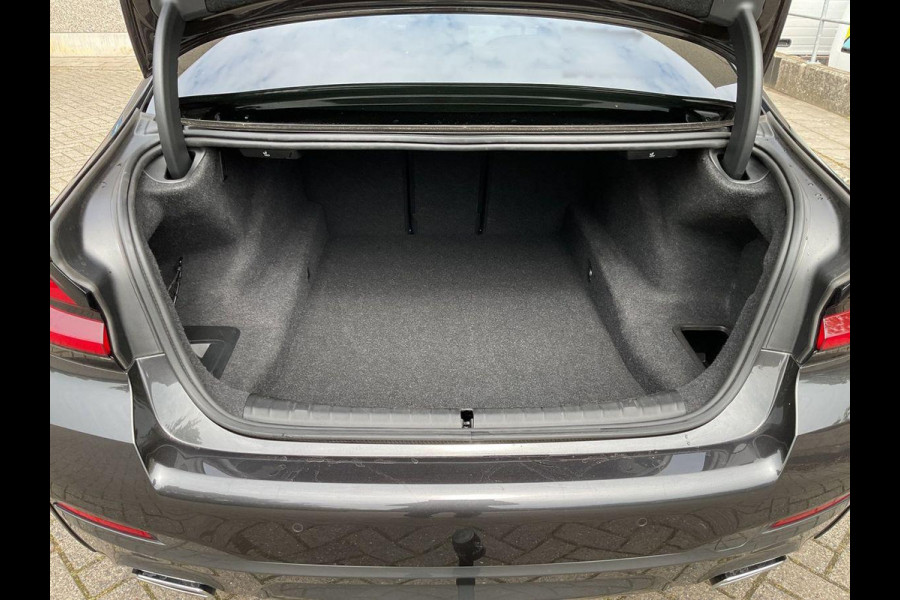BMW 5 Serie 530i Business Edition Plus M Sport|Pano|Leder|HUD|Dealer onderhouden