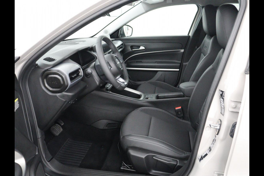 Jeep Avenger Longitude 54 kWh | SOH 97,5% | Adaptive cruise | Carplay | Camera | Full LED | Climate control | Parkeerhulp | Bluetooth | Side Assist | Digital Cockpit