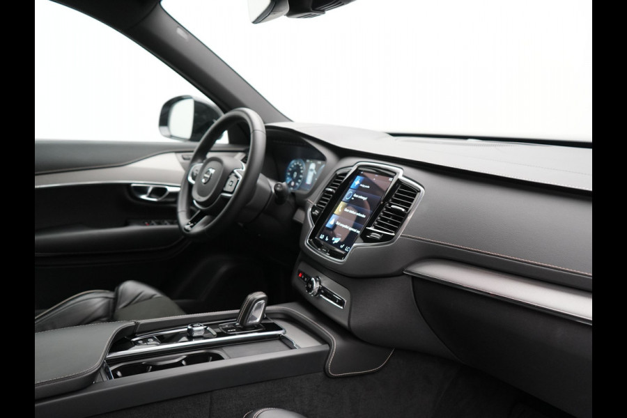 Volvo XC90 T8 Recharge AWD R-Design 7 Pers Long Range PHEV 456pk Dealer O.H | Luchtvering | Trekhaak Af Fabriek | Panodak | 360 Camera | Adaptive Cruise | Harman  / Kardon | Alcantara Sportstoelen Memory & Verwarmd | Keyless | Pilot Assist | Apple Carplay | Stuur Verwarmd | BLIS | Adaptive LED | Navigatie | Virtual | DAB | 22"L.M | Plug In Hybrid |
