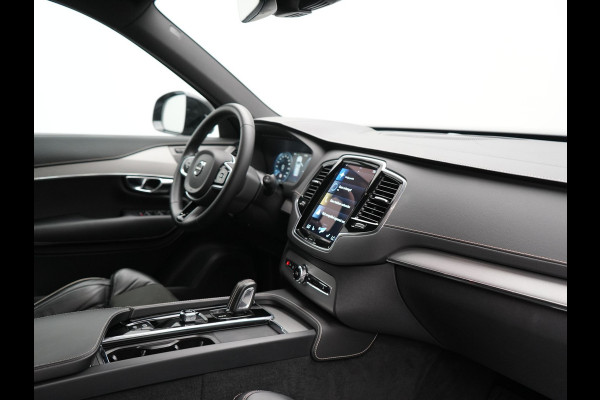 Volvo XC90 T8 Recharge AWD R-Design 7 Pers Long Range PHEV 456pk Dealer O.H | Luchtvering | Trekhaak Af Fabriek | Panodak | 360 Camera | Adaptive Cruise | Harman  / Kardon | Alcantara Sportstoelen Memory & Verwarmd | Keyless | Pilot Assist | Apple Carplay | Stuur Verwarmd | BLIS | Adaptive LED | Navigatie | Virtual | DAB | 22"L.M | Plug In Hybrid |