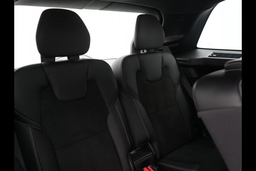 Volvo XC90 T8 Recharge AWD R-Design 7 Pers Long Range PHEV 456pk Dealer O.H | Luchtvering | Trekhaak Af Fabriek | Panodak | 360 Camera | Adaptive Cruise | Harman  / Kardon | Alcantara Sportstoelen Memory & Verwarmd | Keyless | Pilot Assist | Apple Carplay | Stuur Verwarmd | BLIS | Adaptive LED | Navigatie | Virtual | DAB | 22"L.M | Plug In Hybrid |