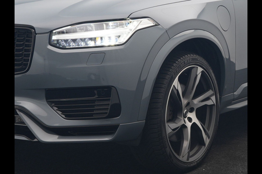Volvo XC90 T8 Recharge AWD R-Design 7 Pers Long Range PHEV 456pk Dealer O.H | Luchtvering | Trekhaak Af Fabriek | Panodak | 360 Camera | Adaptive Cruise | Harman  / Kardon | Alcantara Sportstoelen Memory & Verwarmd | Keyless | Pilot Assist | Apple Carplay | Stuur Verwarmd | BLIS | Adaptive LED | Navigatie | Virtual | DAB | 22"L.M | Plug In Hybrid |