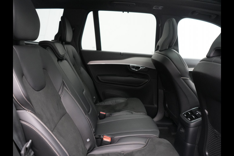 Volvo XC90 T8 Recharge AWD R-Design 7 Pers Long Range PHEV 456pk Dealer O.H | Luchtvering | Trekhaak Af Fabriek | Panodak | 360 Camera | Adaptive Cruise | Harman  / Kardon | Alcantara Sportstoelen Memory & Verwarmd | Keyless | Pilot Assist | Apple Carplay | Stuur Verwarmd | BLIS | Adaptive LED | Navigatie | Virtual | DAB | 22"L.M | Plug In Hybrid |