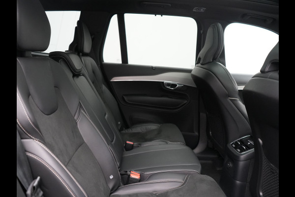 Volvo XC90 T8 Recharge AWD R-Design 7 Pers Long Range PHEV 456pk Dealer O.H | Luchtvering | Trekhaak Af Fabriek | Panodak | 360 Camera | Adaptive Cruise | Harman  / Kardon | Alcantara Sportstoelen Memory & Verwarmd | Keyless | Pilot Assist | Apple Carplay | Stuur Verwarmd | BLIS | Adaptive LED | Navigatie | Virtual | DAB | 22"L.M | Plug In Hybrid |