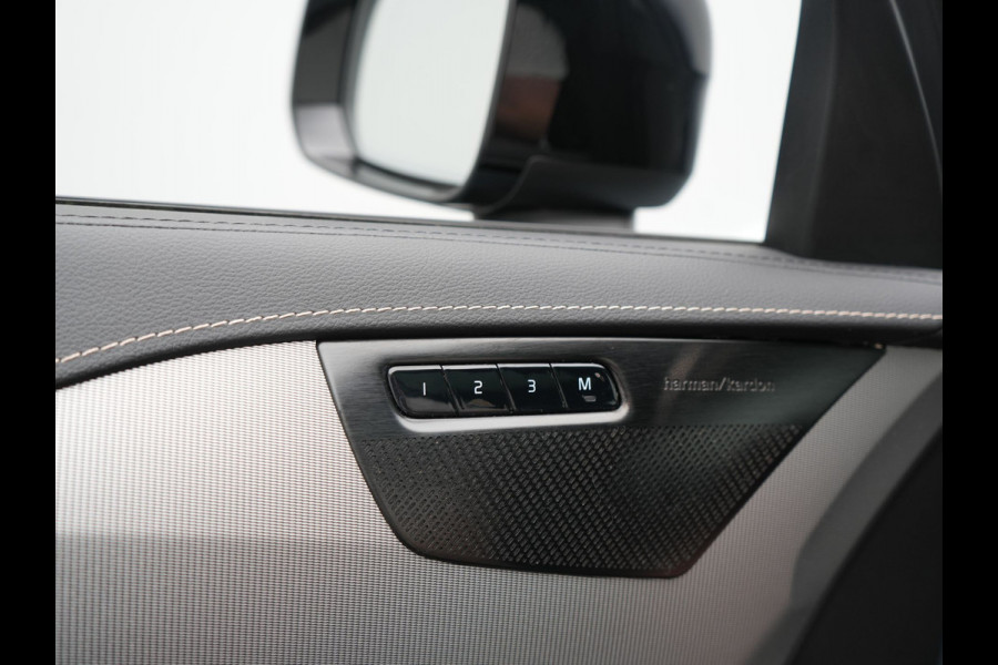 Volvo XC90 T8 Recharge AWD R-Design 7 Pers Long Range PHEV 456pk Dealer O.H | Luchtvering | Trekhaak Af Fabriek | Panodak | 360 Camera | Adaptive Cruise | Harman  / Kardon | Alcantara Sportstoelen Memory & Verwarmd | Keyless | Pilot Assist | Apple Carplay | Stuur Verwarmd | BLIS | Adaptive LED | Navigatie | Virtual | DAB | 22"L.M | Plug In Hybrid |