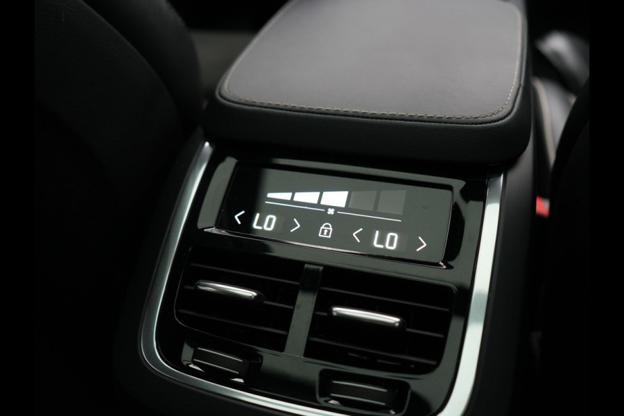 Volvo XC90 T8 Recharge AWD R-Design 7 Pers Long Range PHEV 456pk Dealer O.H | Luchtvering | Trekhaak Af Fabriek | Panodak | 360 Camera | Adaptive Cruise | Harman  / Kardon | Alcantara Sportstoelen Memory & Verwarmd | Keyless | Pilot Assist | Apple Carplay | Stuur Verwarmd | BLIS | Adaptive LED | Navigatie | Virtual | DAB | 22"L.M | Plug In Hybrid |