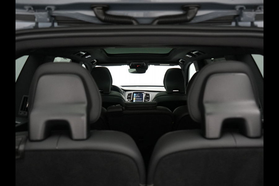 Volvo XC90 T8 Recharge AWD R-Design 7 Pers Long Range PHEV 456pk Dealer O.H | Luchtvering | Trekhaak Af Fabriek | Panodak | 360 Camera | Adaptive Cruise | Harman  / Kardon | Alcantara Sportstoelen Memory & Verwarmd | Keyless | Pilot Assist | Apple Carplay | Stuur Verwarmd | BLIS | Adaptive LED | Navigatie | Virtual | DAB | 22"L.M | Plug In Hybrid |