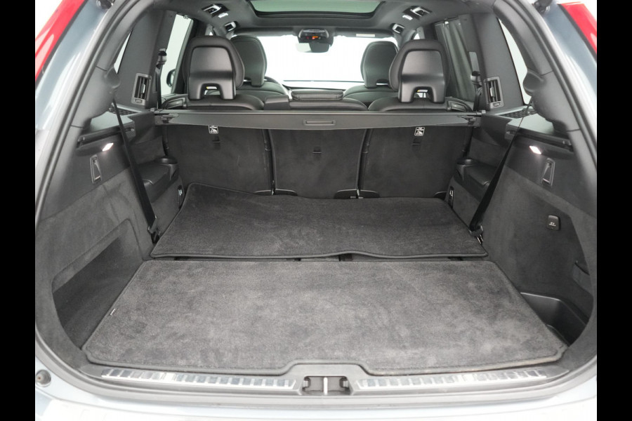 Volvo XC90 T8 Recharge AWD R-Design 7 Pers Long Range PHEV 456pk Dealer O.H | Luchtvering | Trekhaak Af Fabriek | Panodak | 360 Camera | Adaptive Cruise | Harman  / Kardon | Alcantara Sportstoelen Memory & Verwarmd | Keyless | Pilot Assist | Apple Carplay | Stuur Verwarmd | BLIS | Adaptive LED | Navigatie | Virtual | DAB | 22"L.M | Plug In Hybrid |