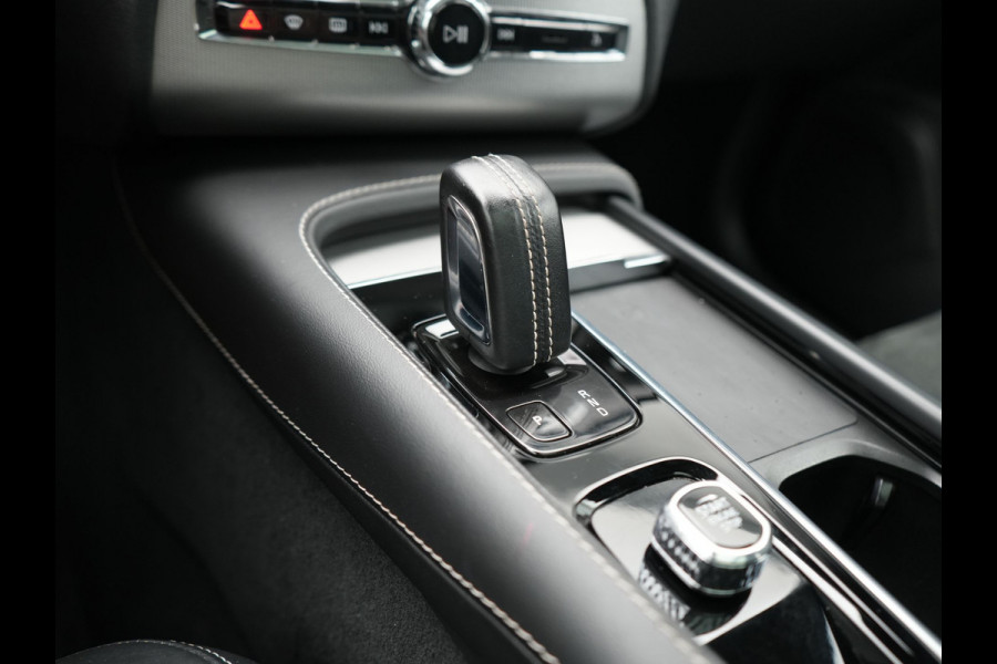 Volvo XC90 T8 Recharge AWD R-Design 7 Pers Long Range PHEV 456pk Dealer O.H | Luchtvering | Trekhaak Af Fabriek | Panodak | 360 Camera | Adaptive Cruise | Harman  / Kardon | Alcantara Sportstoelen Memory & Verwarmd | Keyless | Pilot Assist | Apple Carplay | Stuur Verwarmd | BLIS | Adaptive LED | Navigatie | Virtual | DAB | 22"L.M | Plug In Hybrid |