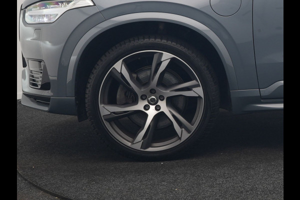 Volvo XC90 T8 Recharge AWD R-Design 7 Pers Long Range PHEV 456pk Dealer O.H | Luchtvering | Trekhaak Af Fabriek | Panodak | 360 Camera | Adaptive Cruise | Harman  / Kardon | Alcantara Sportstoelen Memory & Verwarmd | Keyless | Pilot Assist | Apple Carplay | Stuur Verwarmd | BLIS | Adaptive LED | Navigatie | Virtual | DAB | 22"L.M | Plug In Hybrid |