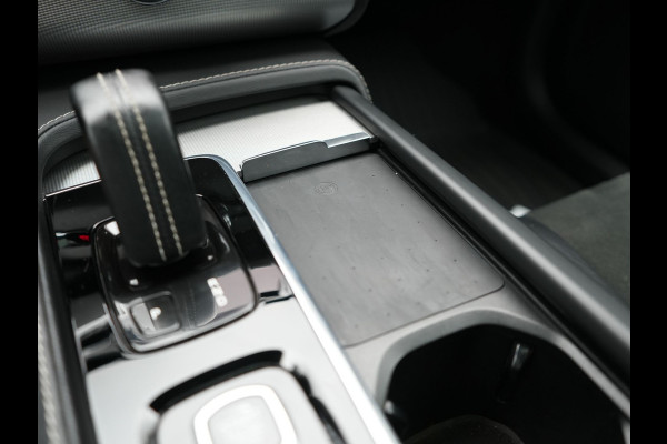 Volvo XC90 T8 Recharge AWD R-Design 7 Pers Long Range PHEV 456pk Dealer O.H | Luchtvering | Trekhaak Af Fabriek | Panodak | 360 Camera | Adaptive Cruise | Harman  / Kardon | Alcantara Sportstoelen Memory & Verwarmd | Keyless | Pilot Assist | Apple Carplay | Stuur Verwarmd | BLIS | Adaptive LED | Navigatie | Virtual | DAB | 22"L.M | Plug In Hybrid |
