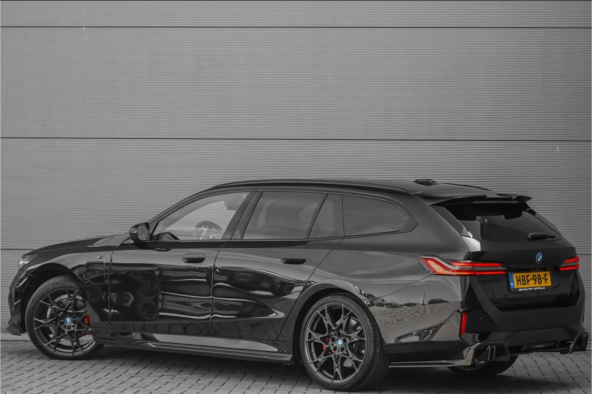 BMW 5 Serie Touring 530e M-Sport Pro B&W HUD ACC Iconic M-Performance 21"