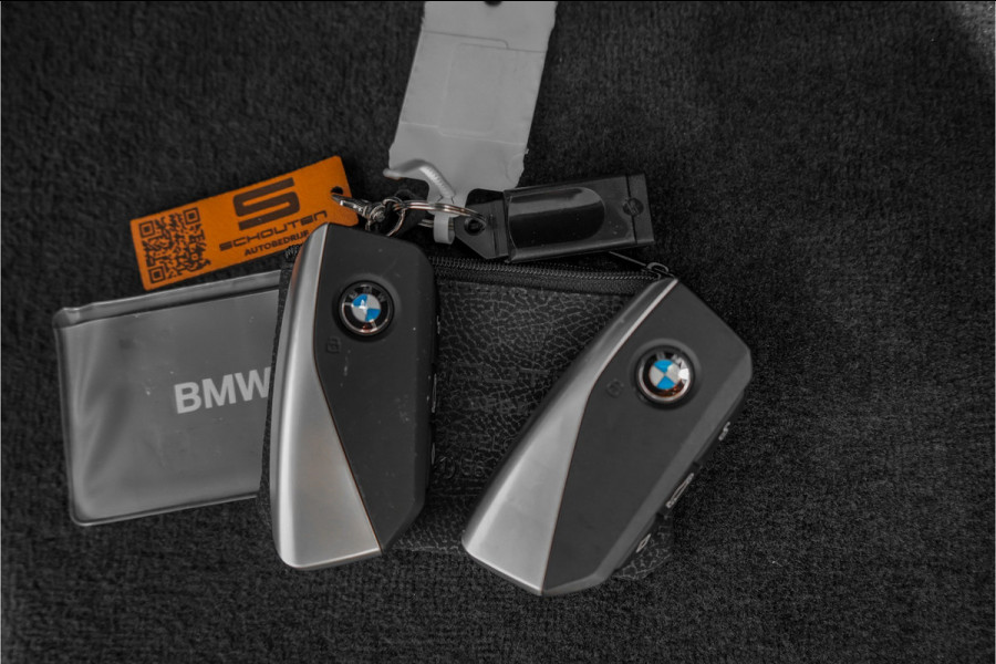 BMW 5 Serie Touring 530e M-Sport Pro B&W HUD ACC Iconic M-Performance 21"