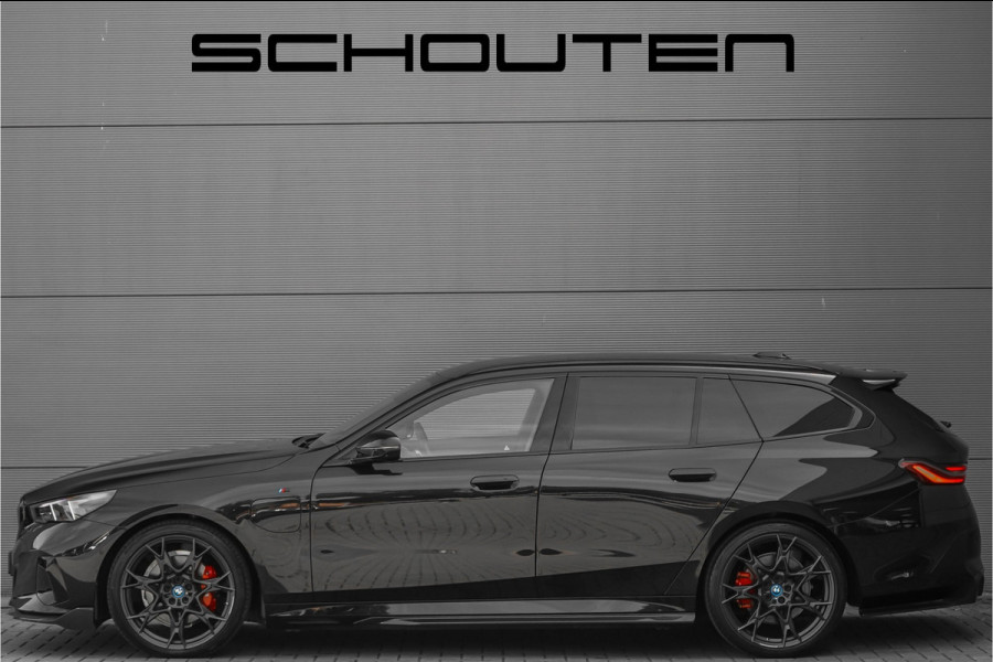 BMW 5 Serie Touring 530e M-Sport Pro B&W HUD ACC Iconic M-Performance 21"