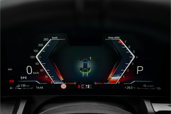 BMW 5 Serie Touring 530e M-Sport Pro B&W HUD ACC Iconic M-Performance 21"