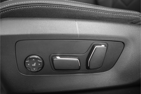 BMW 5 Serie Touring 530e M-Sport Pro B&W HUD ACC Iconic M-Performance 21"