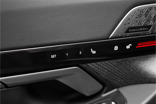 BMW 5 Serie Touring 530e M-Sport Pro B&W HUD ACC Iconic M-Performance 21"