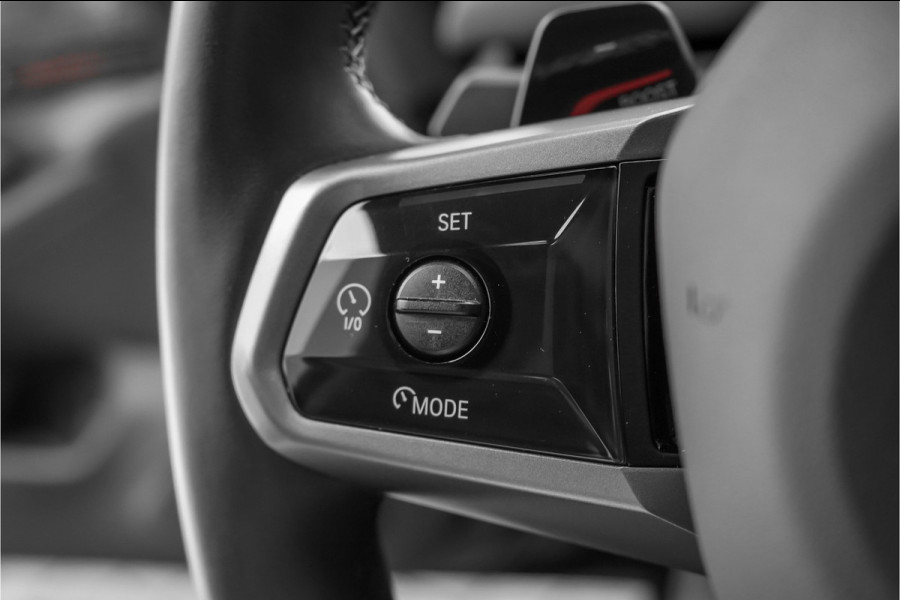 BMW 5 Serie Touring 530e M-Sport Pro B&W HUD ACC Iconic M-Performance 21"