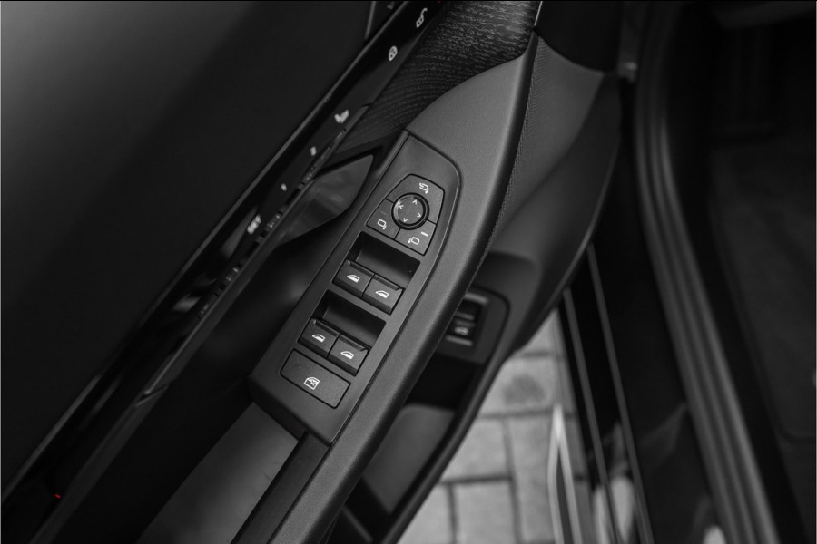 BMW 5 Serie Touring 530e M-Sport Pro B&W HUD ACC Iconic M-Performance 21"