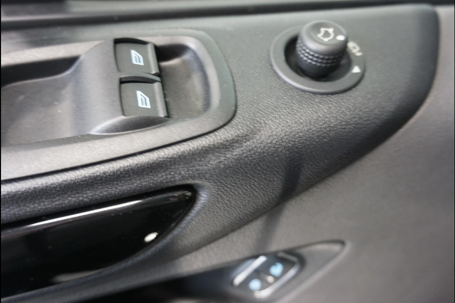 Ford Transit Custom 300 2.0 TDCI L2H1 Limited Dubbele Cabine Navigatie Airco 2 Schuifdeuren Trekhaak Parkeersensoren Apple Carplay Android auto DAB