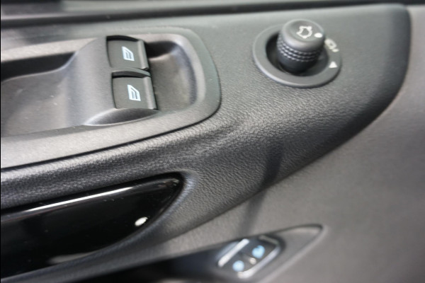 Ford Transit Custom 300 2.0 TDCI L2H1 Limited Dubbele Cabine Navigatie Airco 2 Schuifdeuren Trekhaak Parkeersensoren Apple Carplay Android auto DAB