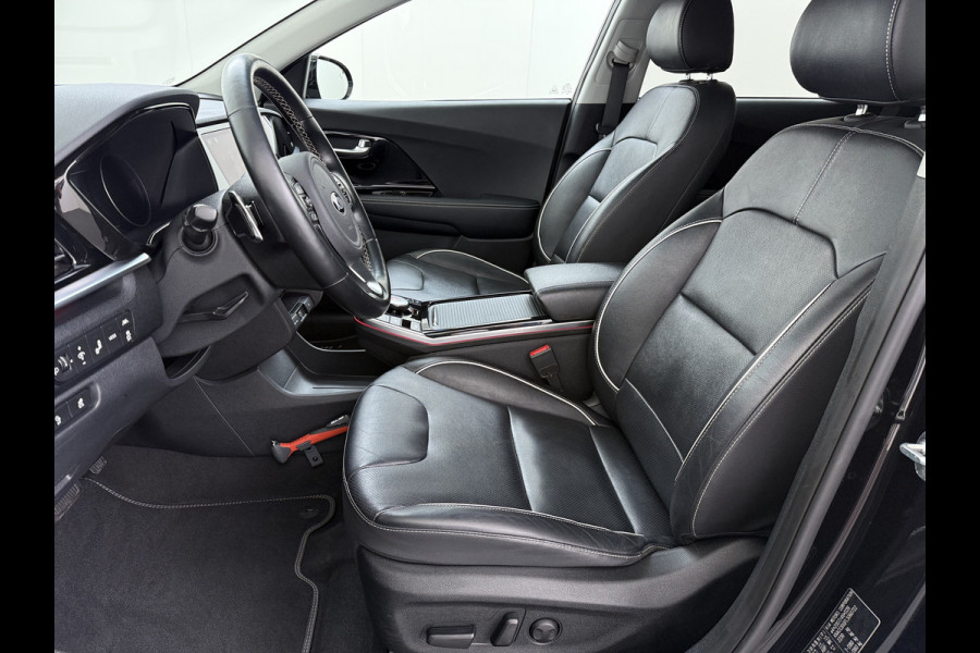 Kia e-Niro ExecutiveLine 64kWh Warmtepomp Leder+Verwarmd+Geventileerd JBL®-Audio Adap.Cruise Elek.Stoel+Memory Stuur+Achterbankverwarming N SOH 100% Apple Carplay/Android Auto Keyless Privacy Glas Led Lmv Isofix Lane Assist VESS DAB Origineel Nederlandse Auto