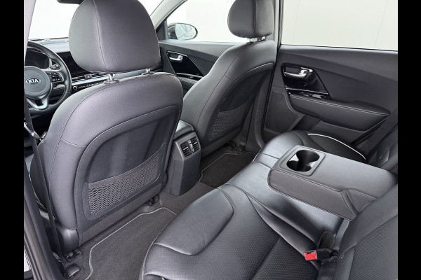 Kia e-Niro ExecutiveLine 64kWh Warmtepomp Leder+Verwarmd+Geventileerd JBL®-Audio Adap.Cruise Elek.Stoel+Memory Stuur+Achterbankverwarming N SOH 100% Apple Carplay/Android Auto Keyless Privacy Glas Led Lmv Isofix Lane Assist VESS DAB Origineel Nederlandse Auto