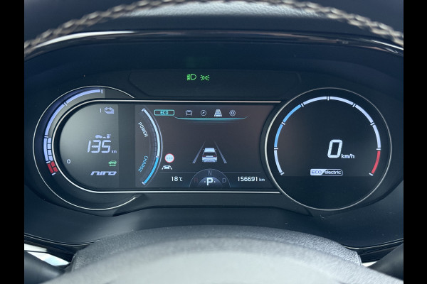 Kia e-Niro ExecutiveLine 64kWh Warmtepomp Leder+Verwarmd+Geventileerd JBL®-Audio Adap.Cruise Elek.Stoel+Memory Stuur+Achterbankverwarming N SOH 100% Apple Carplay/Android Auto Keyless Privacy Glas Led Lmv Isofix Lane Assist VESS DAB Origineel Nederlandse Auto