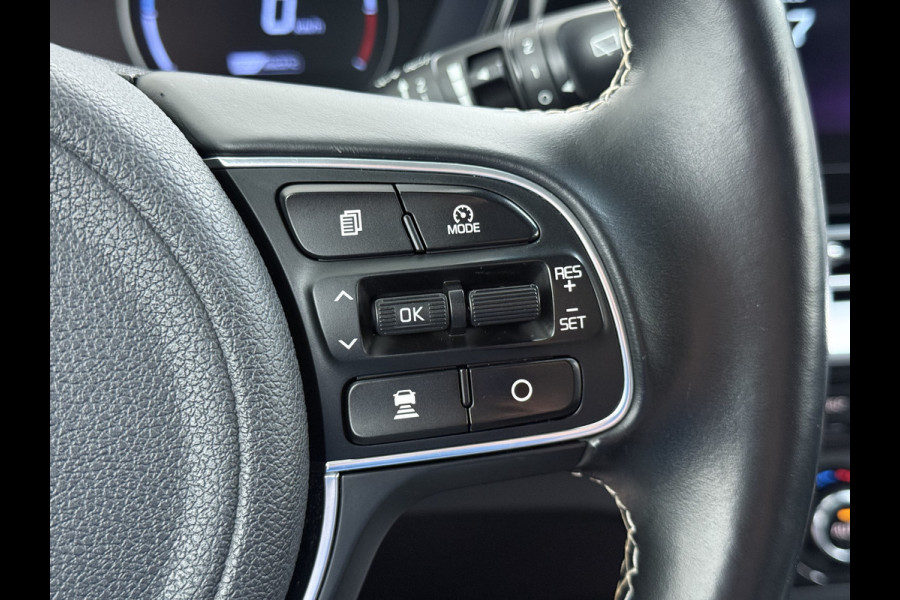 Kia e-Niro ExecutiveLine 64kWh Warmtepomp Leder+Verwarmd+Geventileerd JBL®-Audio Adap.Cruise Elek.Stoel+Memory Stuur+Achterbankverwarming N SOH 100% Apple Carplay/Android Auto Keyless Privacy Glas Led Lmv Isofix Lane Assist VESS DAB Origineel Nederlandse Auto