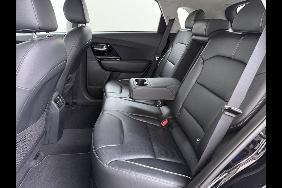 Kia e-Niro ExecutiveLine 64kWh Warmtepomp Leder+Verwarmd+Geventileerd JBL®-Audio Adap.Cruise Elek.Stoel+Memory Stuur+Achterbankverwarming N SOH 100% Apple Carplay/Android Auto Keyless Privacy Glas Led Lmv Isofix Lane Assist VESS DAB Origineel Nederlandse Auto