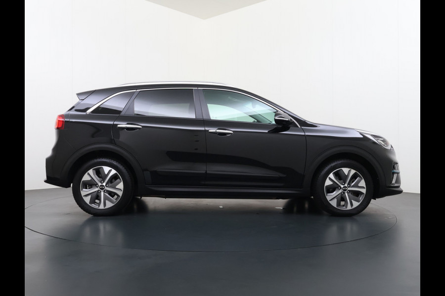 Kia e-Niro ExecutiveLine 64kWh Warmtepomp Leder+Verwarmd+Geventileerd JBL®-Audio Adap.Cruise Elek.Stoel+Memory Stuur+Achterbankverwarming N SOH 100% Apple Carplay/Android Auto Keyless Privacy Glas Led Lmv Isofix Lane Assist VESS DAB Origineel Nederlandse Auto