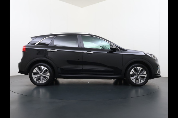Kia e-Niro ExecutiveLine 64kWh Warmtepomp Leder+Verwarmd+Geventileerd JBL®-Audio Adap.Cruise Elek.Stoel+Memory Stuur+Achterbankverwarming N SOH 100% Apple Carplay/Android Auto Keyless Privacy Glas Led Lmv Isofix Lane Assist VESS DAB Origineel Nederlandse Auto