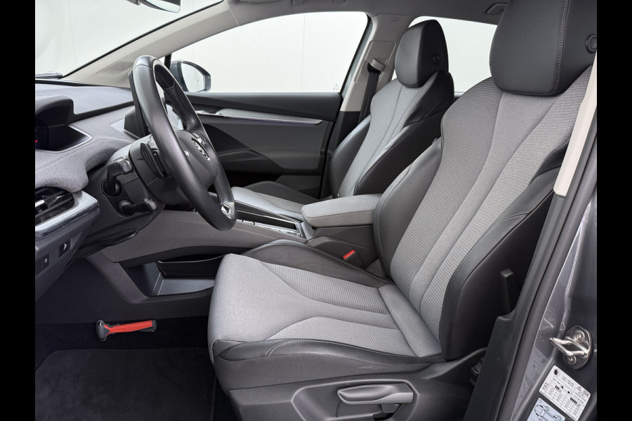 Škoda ENYAQ iV 60 SOH 91% Warmtepomp Adap.Cruise Stuur+Stoelverwarming Camera 3-Zone Ecc Navi Apple Carplay Android Auto Keyless Advanced Pdc Lane Assist Dodehoek Assist Lmv 19" Bluetooth DAB Virtual Cockpit Verkeersbord Detectie 1e Eigenaar Origineel Nederlandse Auto Dealeronderhouden