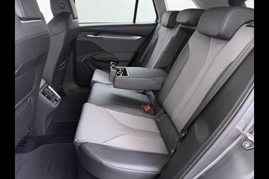 Škoda ENYAQ iV 60 SOH 91% Warmtepomp Adap.Cruise Stuur+Stoelverwarming Camera 3-Zone Ecc Navi Apple Carplay Android Auto Keyless Advanced Pdc Lane Assist Dodehoek Assist Lmv 19" Bluetooth DAB Virtual Cockpit Verkeersbord Detectie 1e Eigenaar Origineel Nederlandse Auto Dealeronderhouden