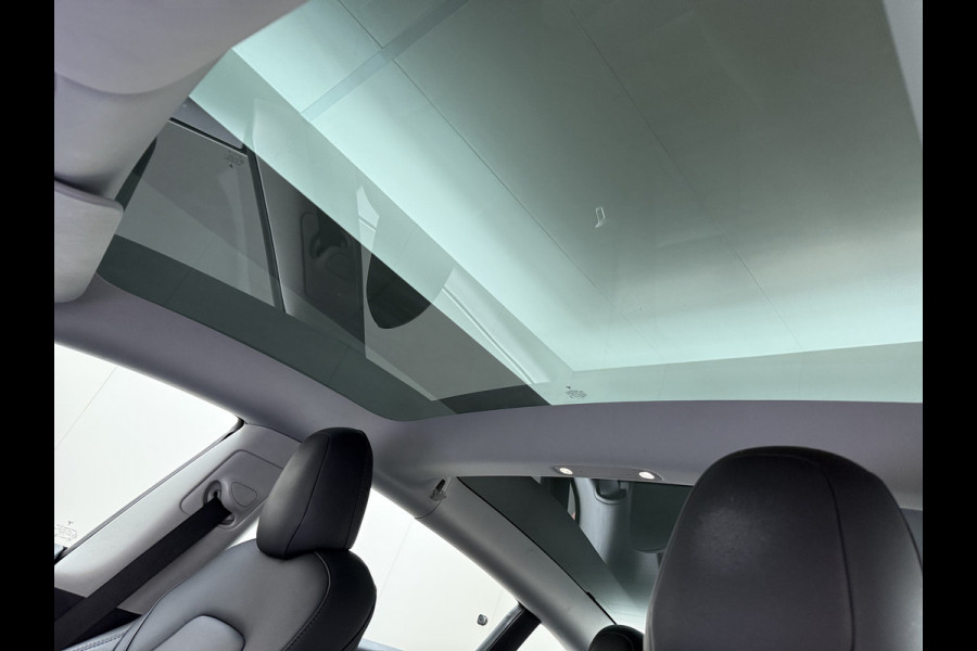 Tesla Model 3 Long Range AWD 75kWh Facelift Warmtepomp Elek.Achterklep Draadloze Tel.lader Leder Panoramadak Adap.Cruise Camera's Navi Ecc Sto Intel Atom® Lmv Lane Assist Dodehoekwaarschuwing Keyless Elek.Stoelen+Memory Google®-Maps Fabrieksgarantie op motor en accu tot 17-11-2028/192.000km